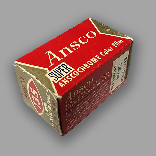 526x526px-AnscoChrome1963-Box-of-35mm-Ansco-Super-Anscochrome-color-slide-film-(Expired--May-1963)-vWA24