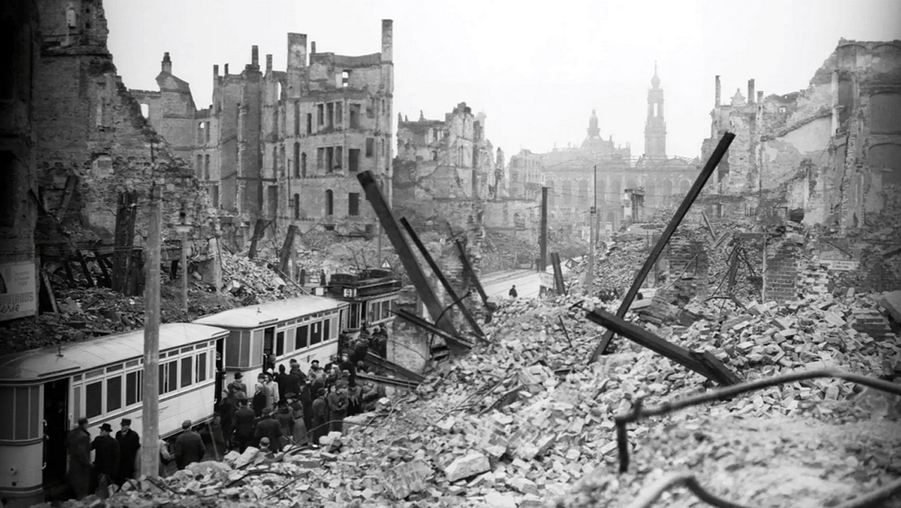 1280x722px-Dresden-Bombed-vWA24