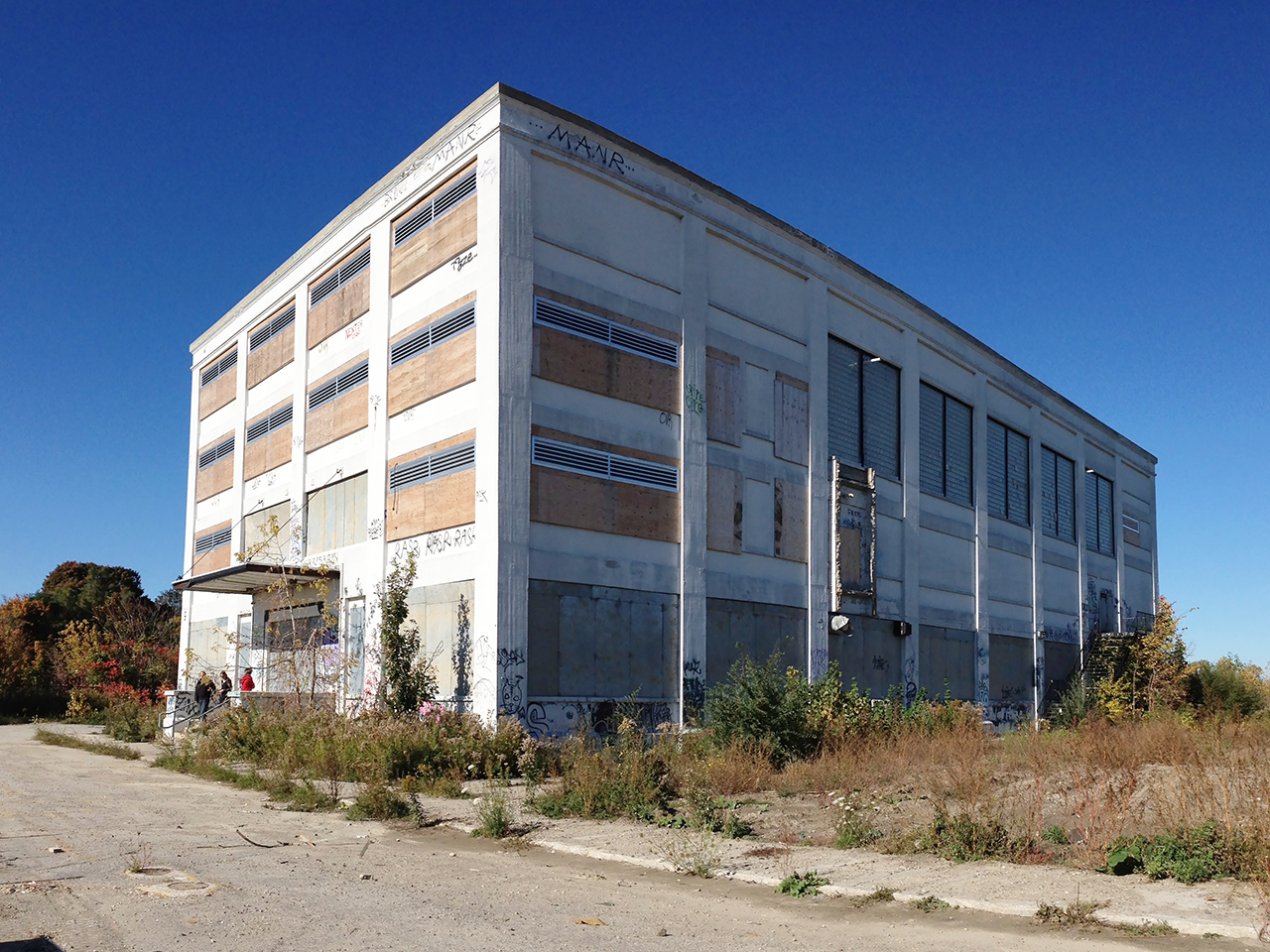 1280x960px-Employees’-Building-(Building-9),-Kodak-Heights-in-2014.-Remains-vWA24